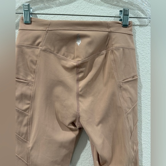 Free People Movement On Cloud Nine Nude Cream Yoga Athletic Leggings Size XS - Picture 8 of 16